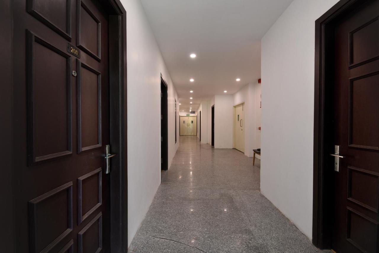 Hotel Saffron Gold New Delhi Exterior photo